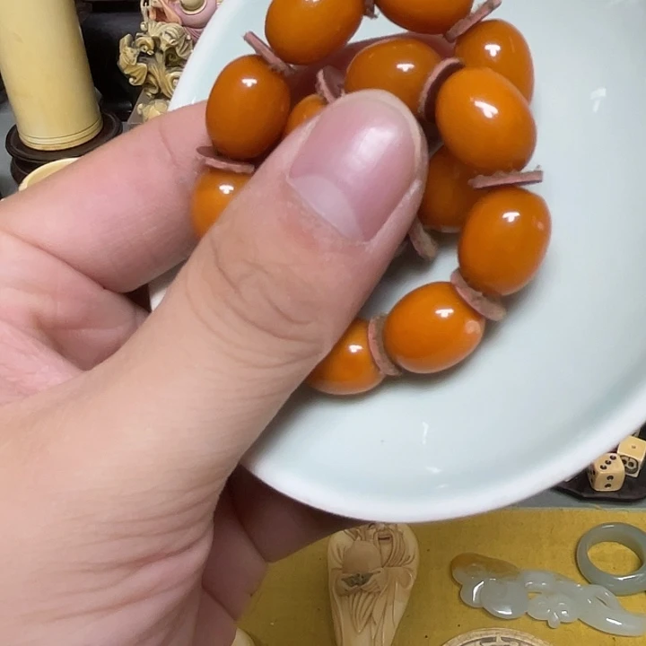 顺***哥瓷片精致雕刻工艺品