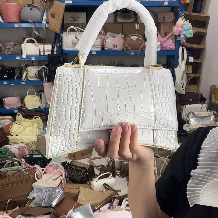 蚕丝红*瑚健健康康平平安安