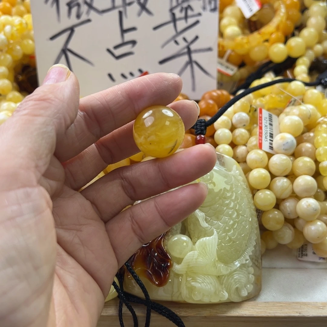 琥珀珠宝奇石未镶嵌