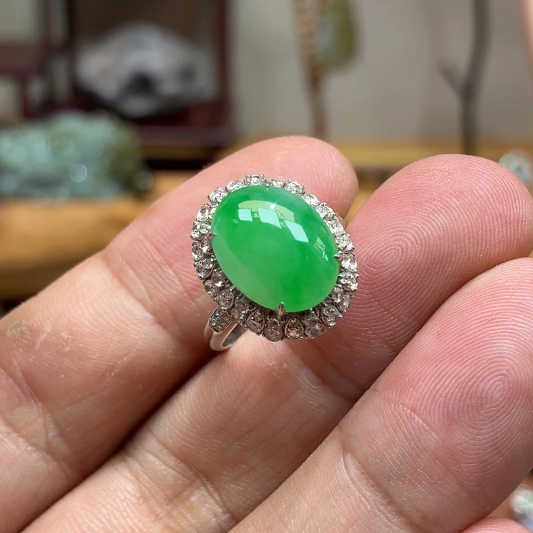 翡翠18K金镶嵌戒指