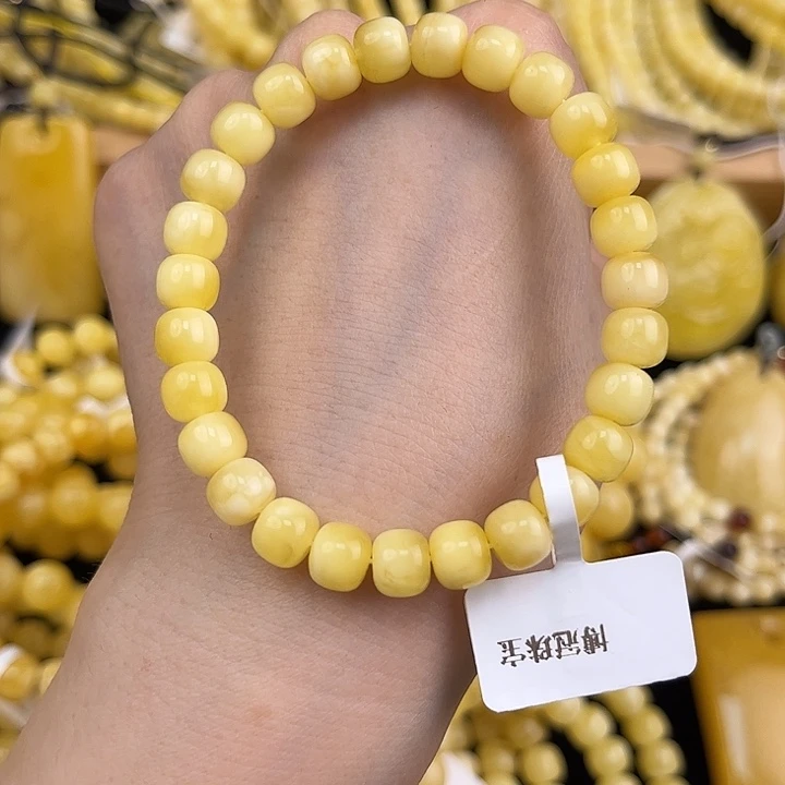 琥珀颈饰未镶嵌琥珀，多样性发其一