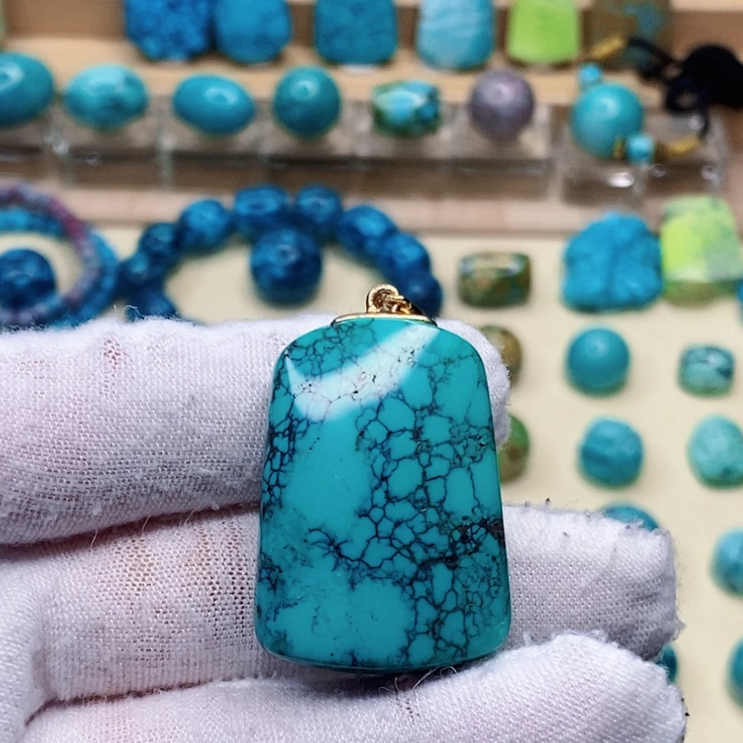 绿松石未镶嵌珠宝奇石