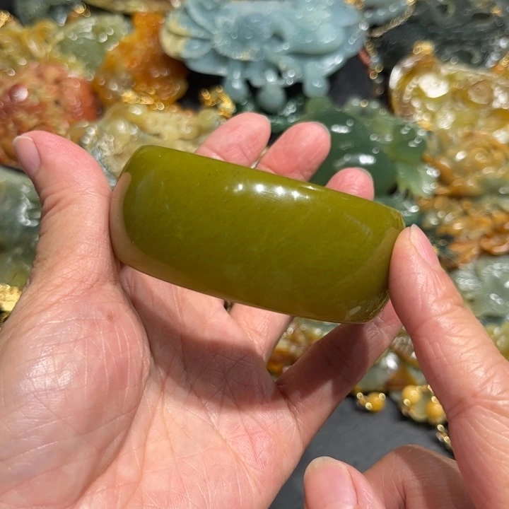 岫玉未镶嵌毛衣链