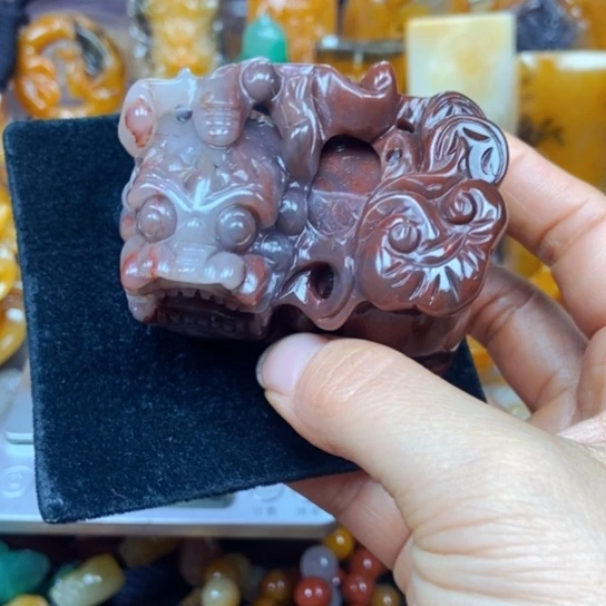 石英质玉（黄龙玉）未镶嵌颈饰