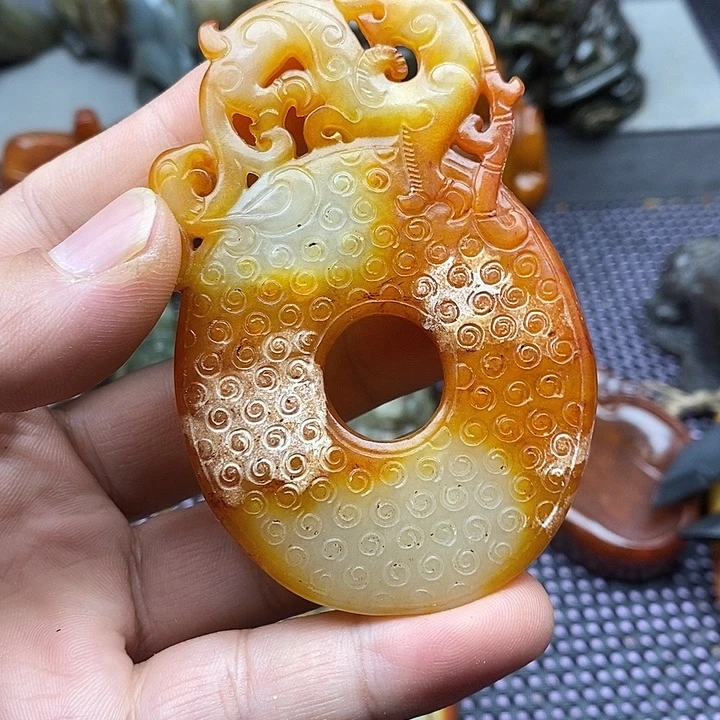 未镶嵌蛇纹石玉颈饰