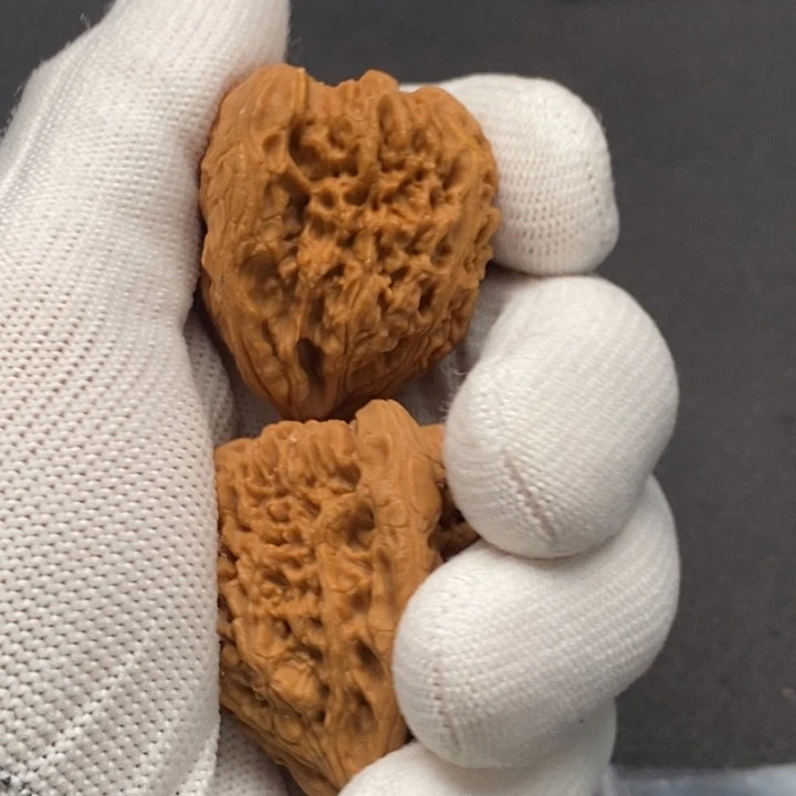 文玩核桃把件呼****谱南疆石