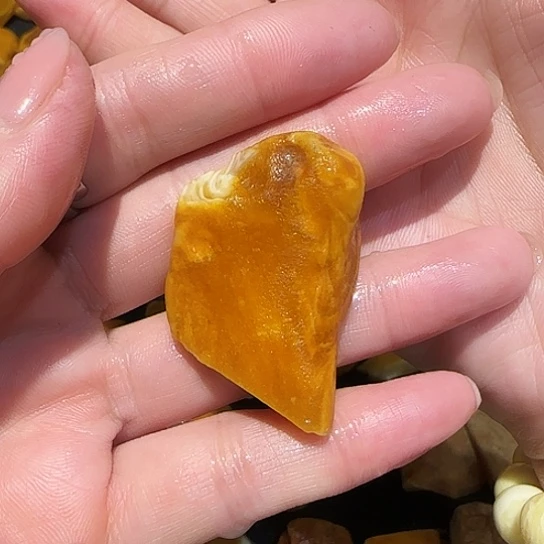 定制琥珀未镶嵌你***由蜜蜡