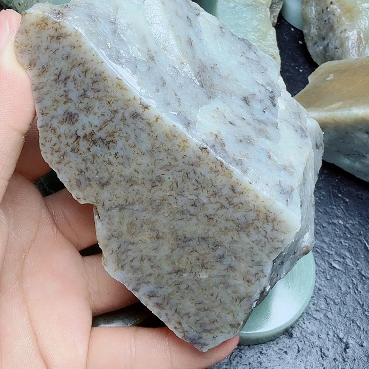 未镶嵌和田玉（糖玉）珠宝奇石