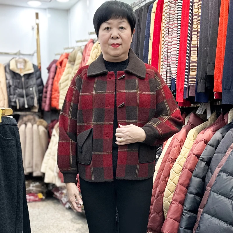 冬季新品时尚中年妈妈夹克外套水晶绒妇女毛呢外套格子纽扣上衣厚