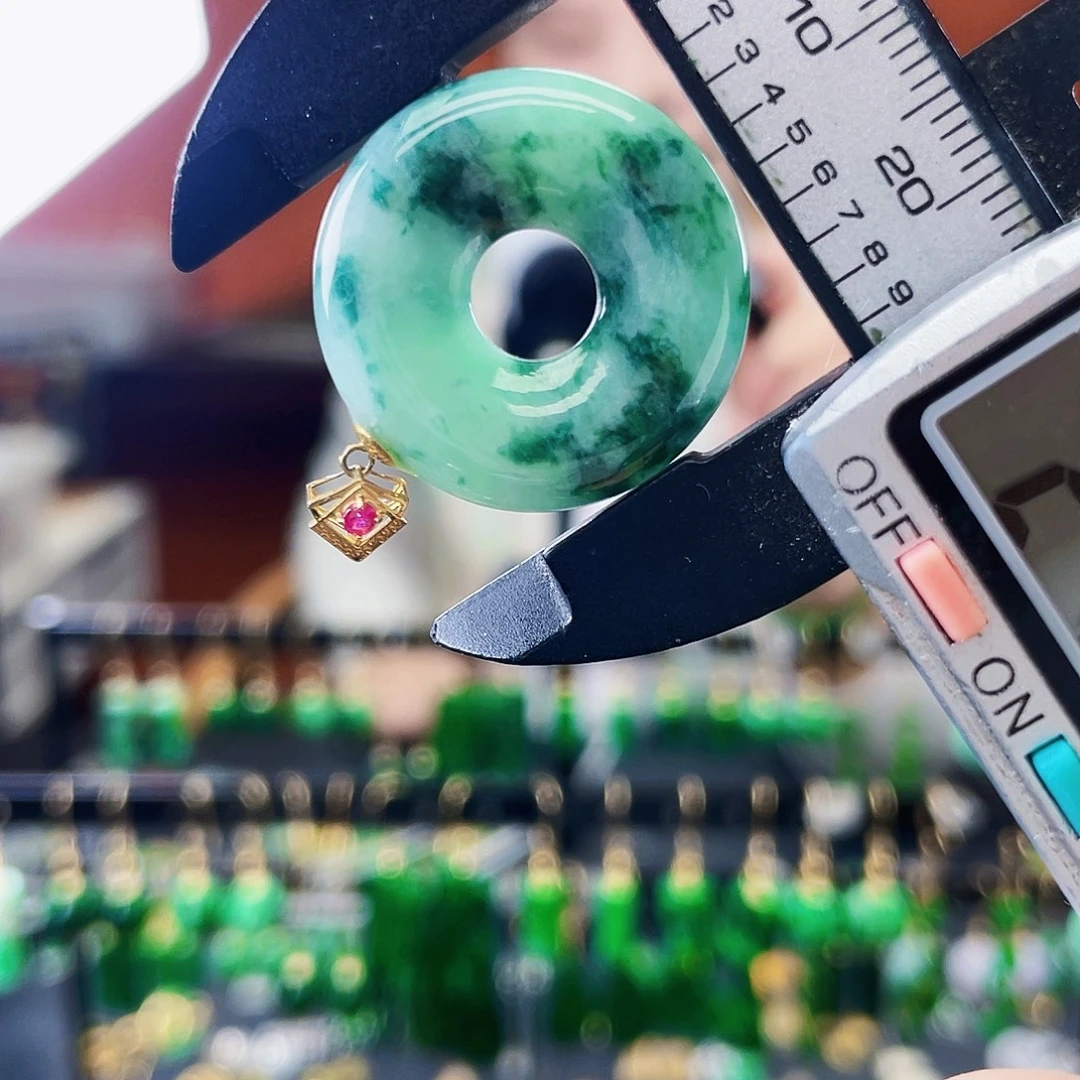 翡翠18K金镶嵌耳饰饰品