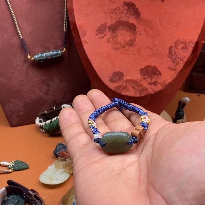 天***茶颈饰未镶嵌和田玉