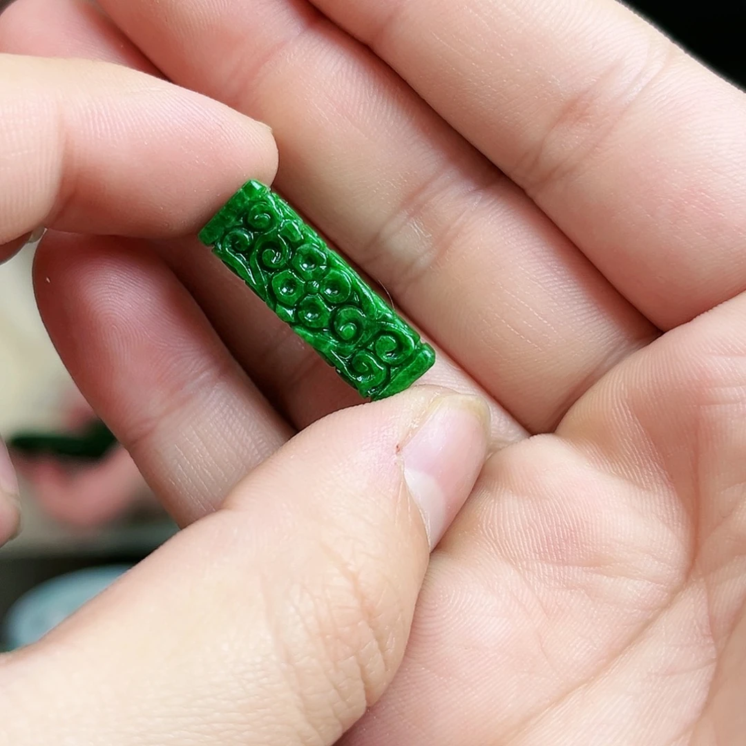 翡翠颈饰未镶嵌吊坠