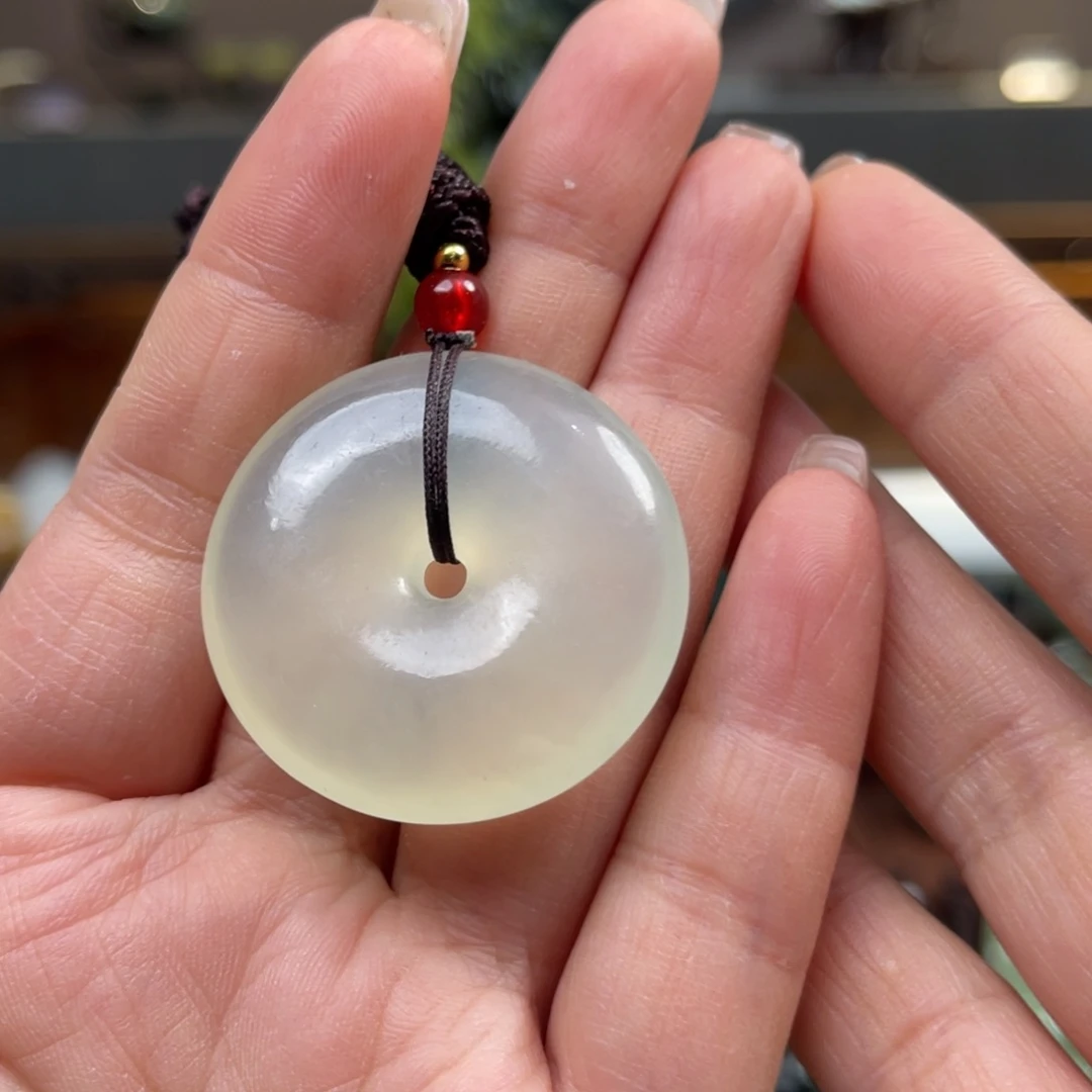 蛇纹石玉挂件未镶嵌