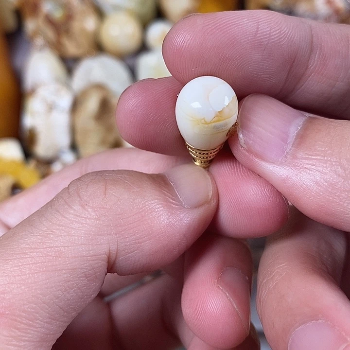 裸石琥珀未镶嵌亲