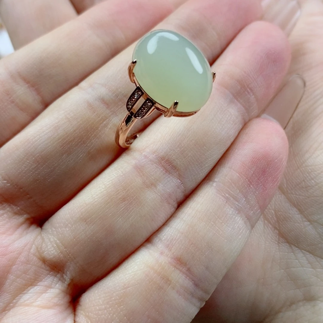 未镶嵌戒指和田玉