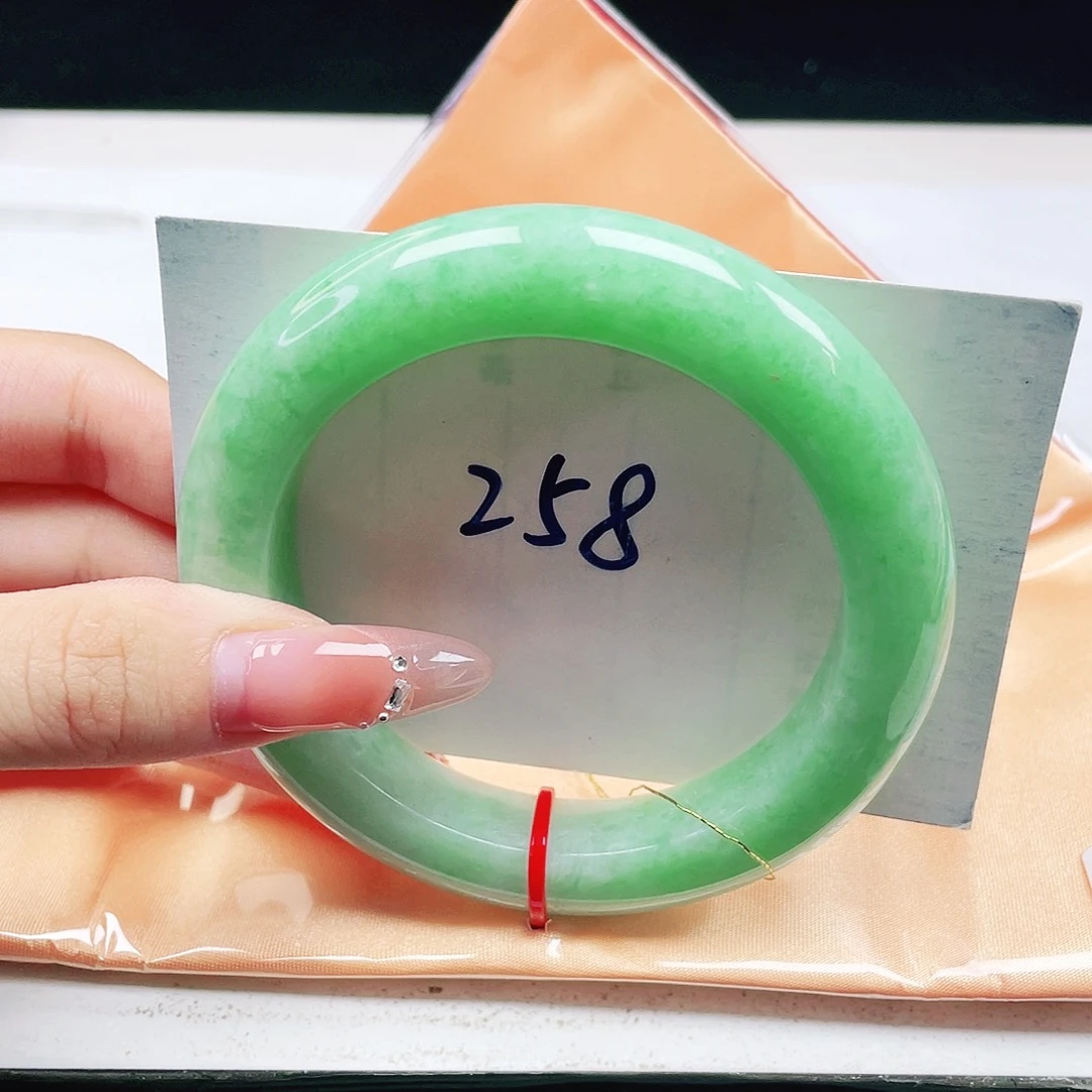 翡翠未镶嵌手镯57+