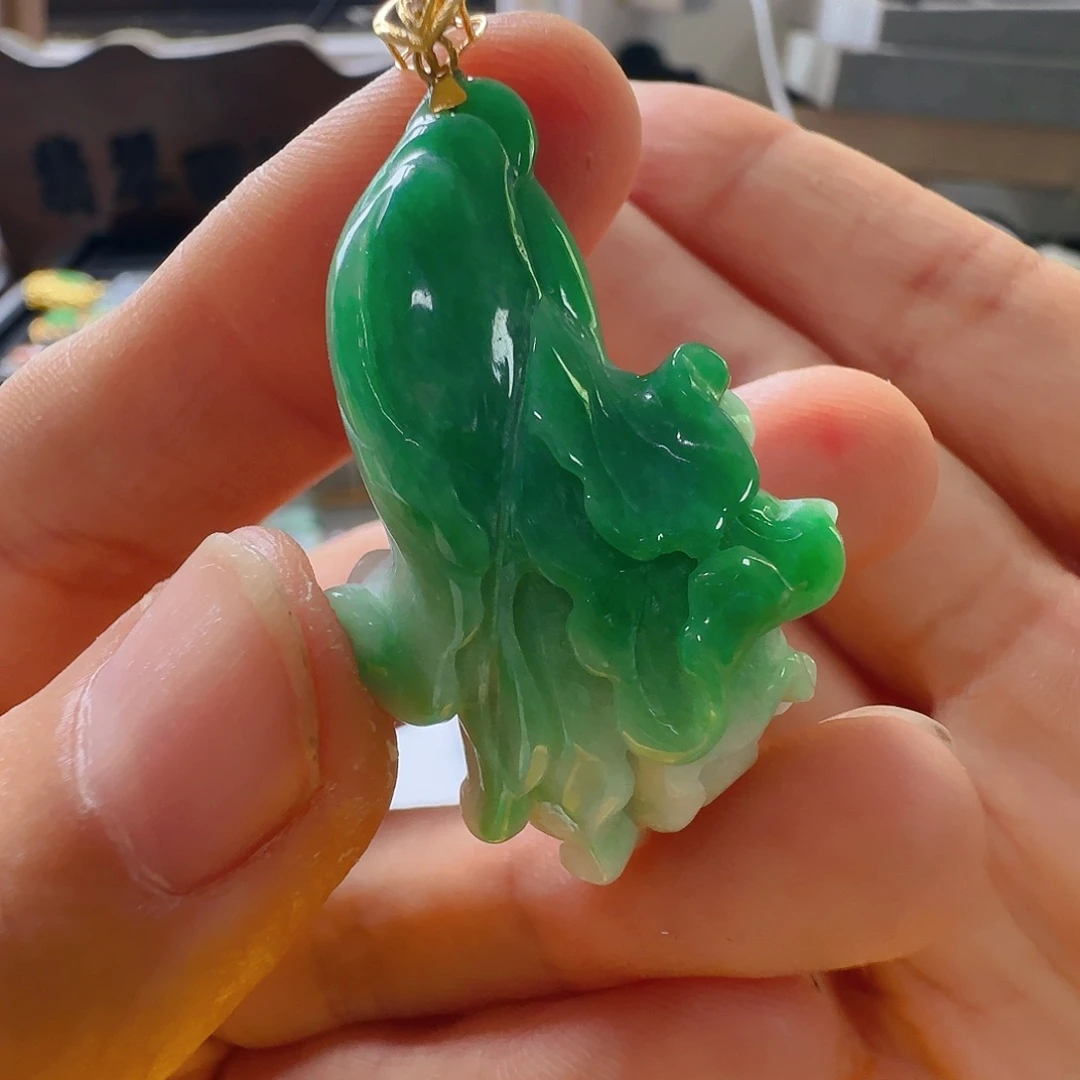 翡翠18K金镶嵌颈饰翡翠350