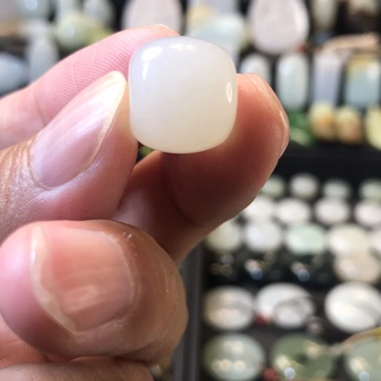 安***司和田玉未镶嵌颈饰