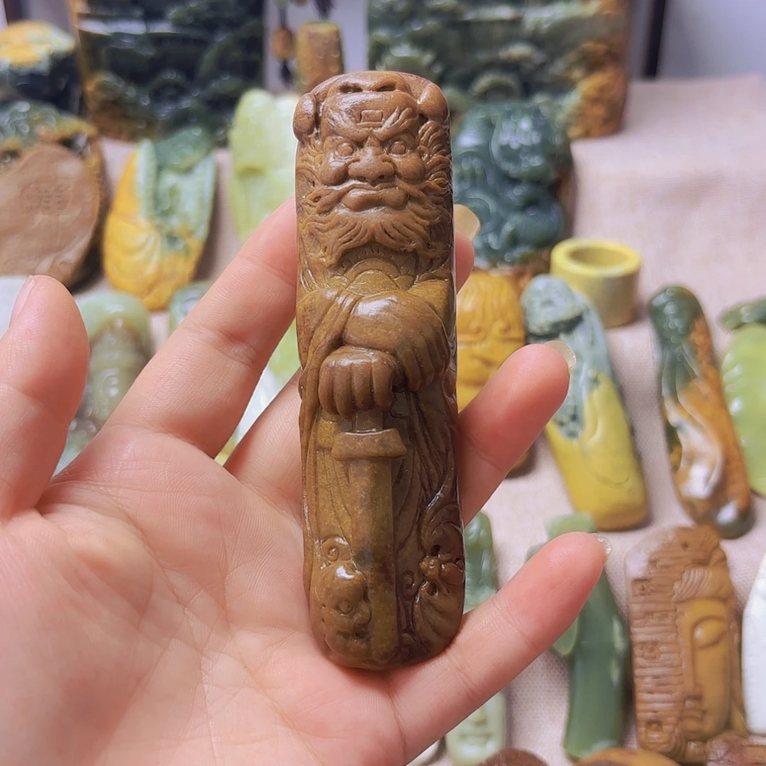 子***1岫岩河磨玉（透闪石质玉）未镶嵌挂件