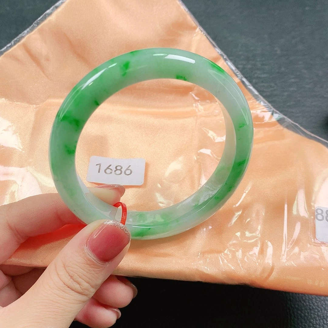 翡翠未镶嵌手镯03