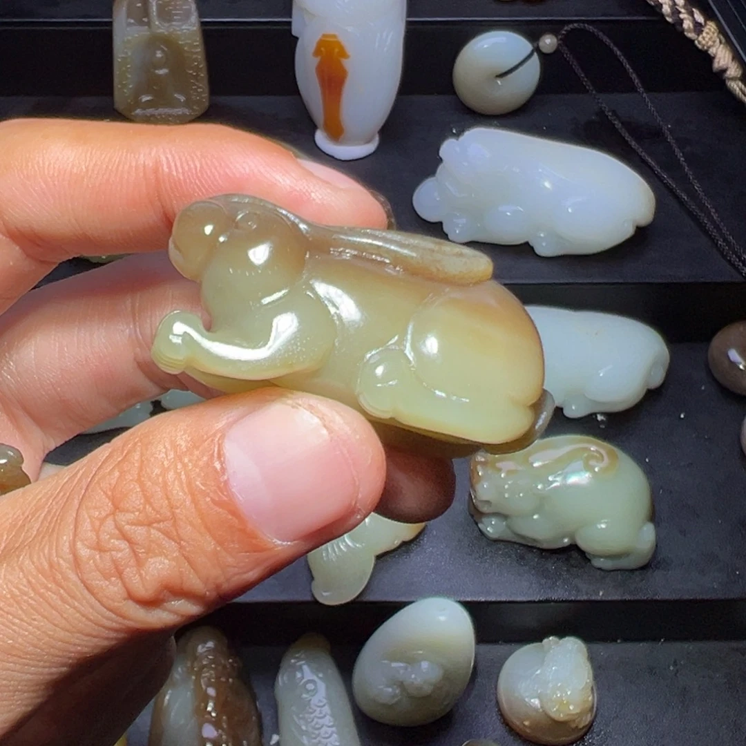 和田玉未镶嵌颈饰