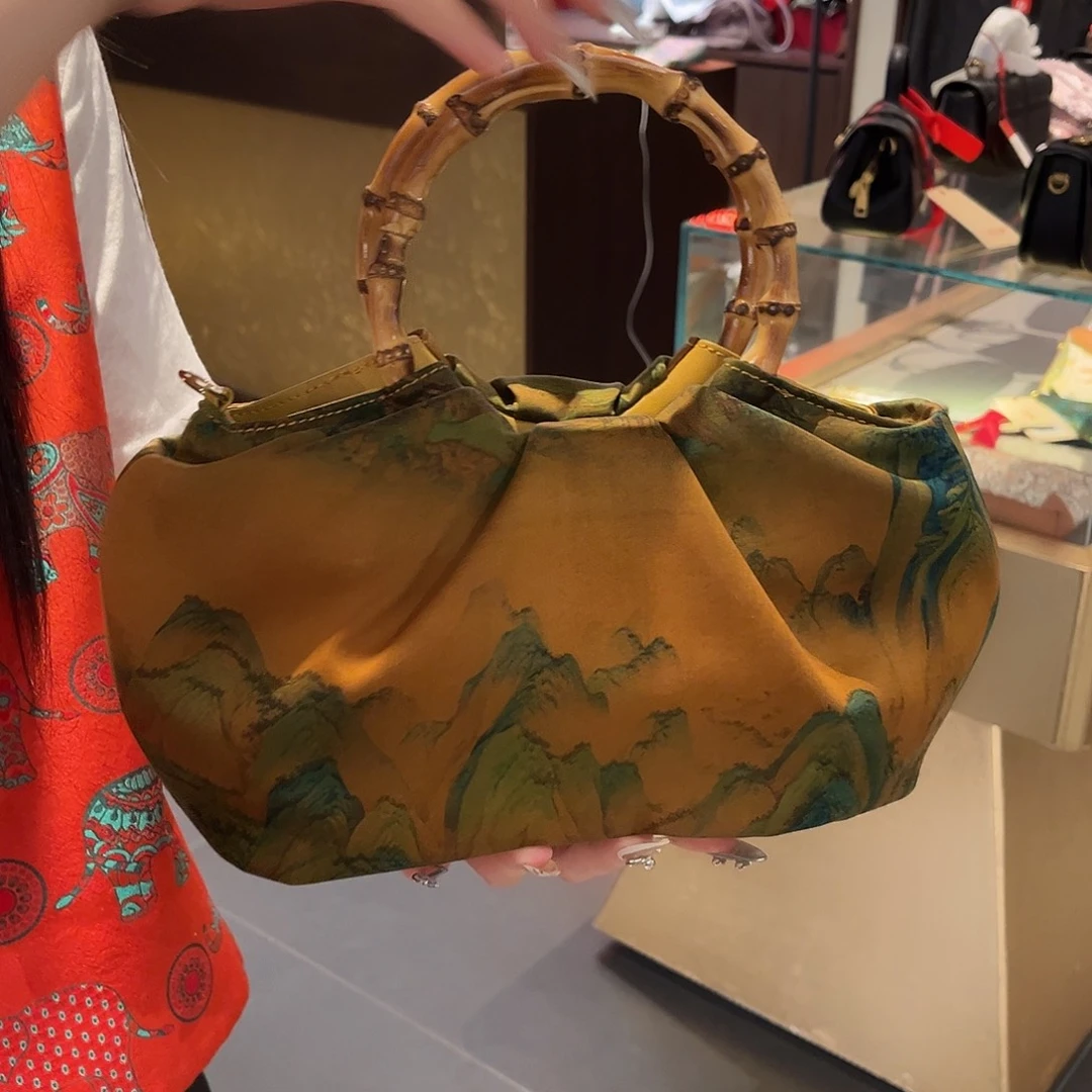 牛皮（革）展厅同色同款