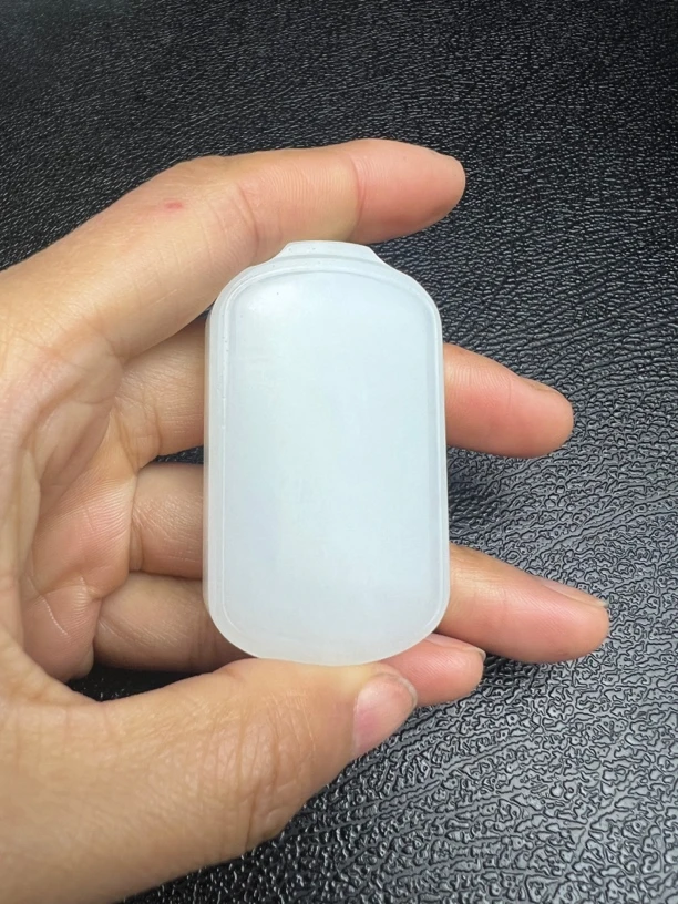 新疆和田玉无事牌挂件