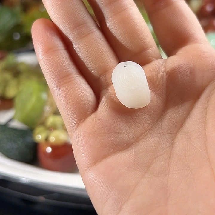 麦***儿蛇纹石玉未镶嵌珠宝奇石