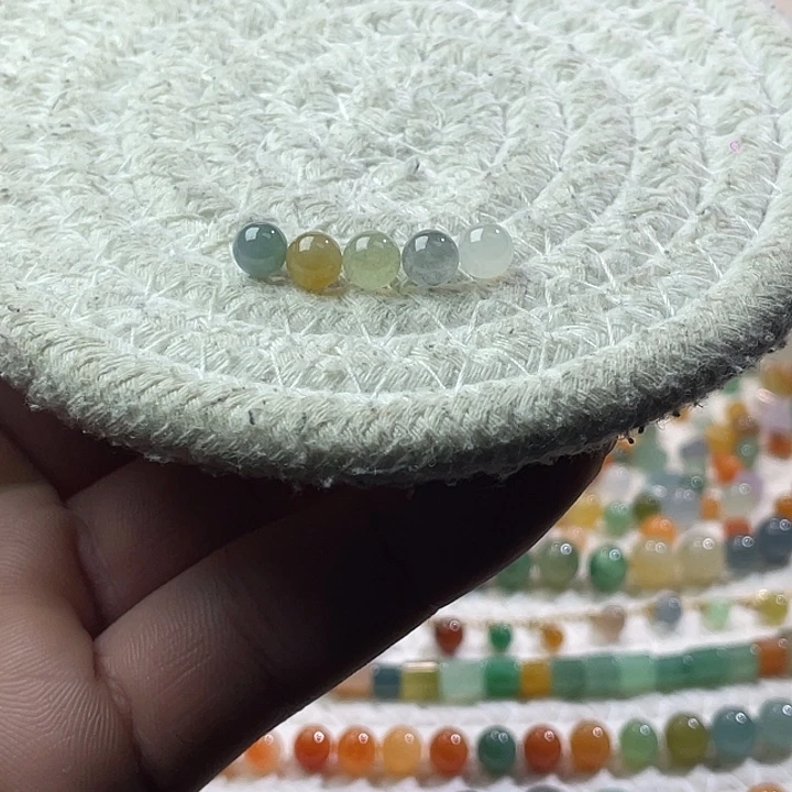 翡翠散珠未镶嵌定制翡翠卡5.7～6，一组