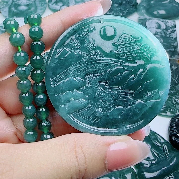 翡翠未镶嵌颈饰多样性发货天然的A货翡翠