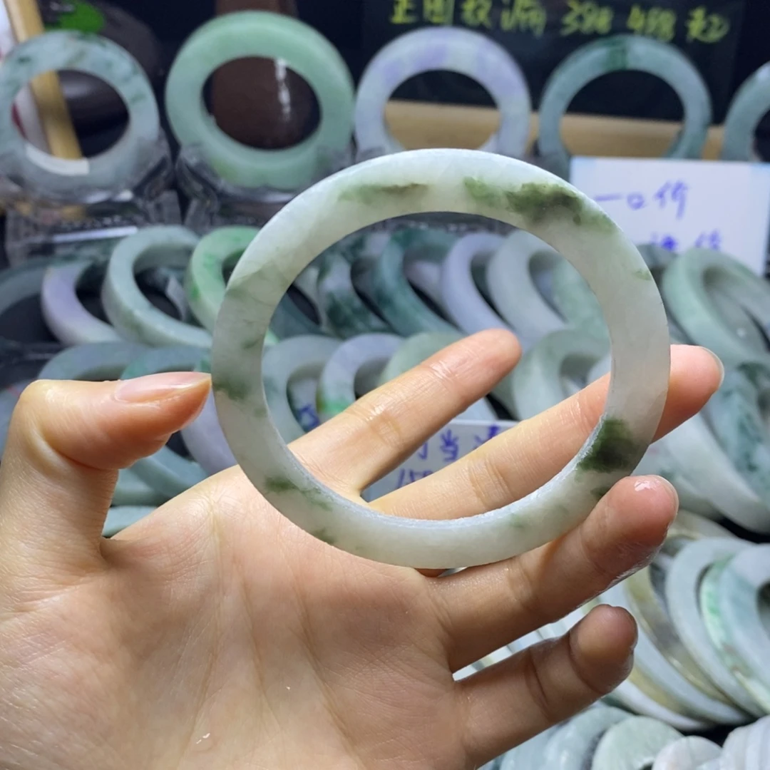 定制翡翠未镶嵌手镯