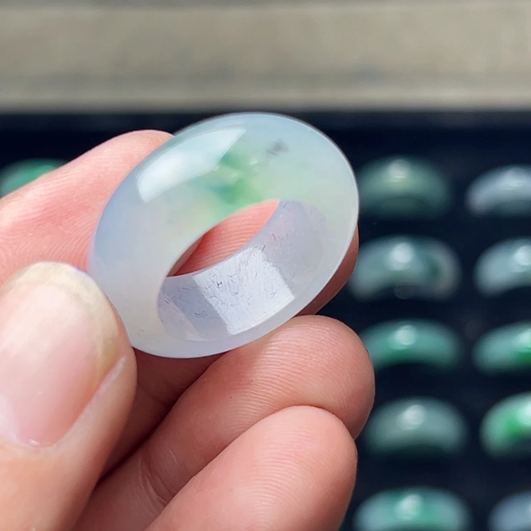 定制翡翠未镶嵌圈口18号