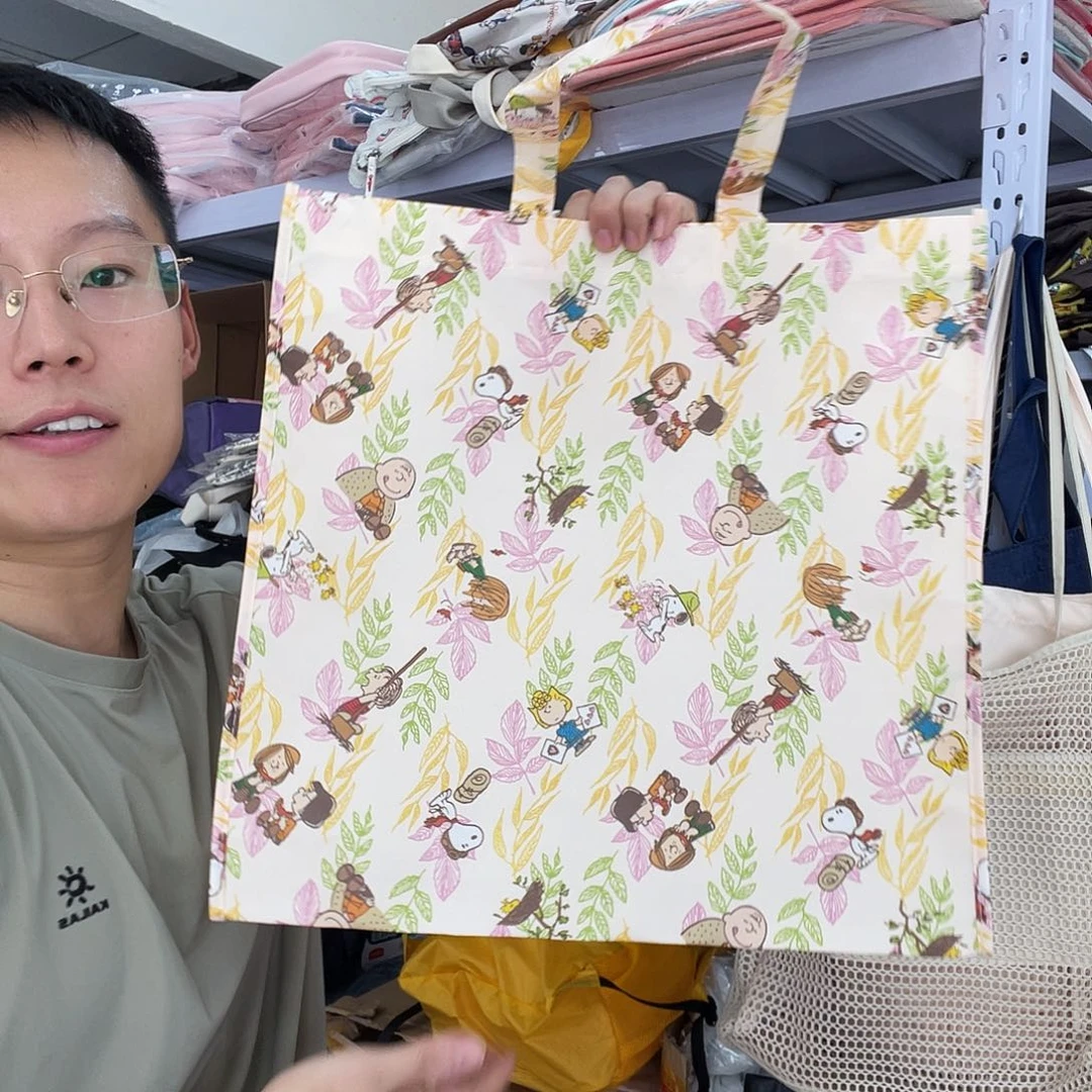 PU化妆包等产品和产品