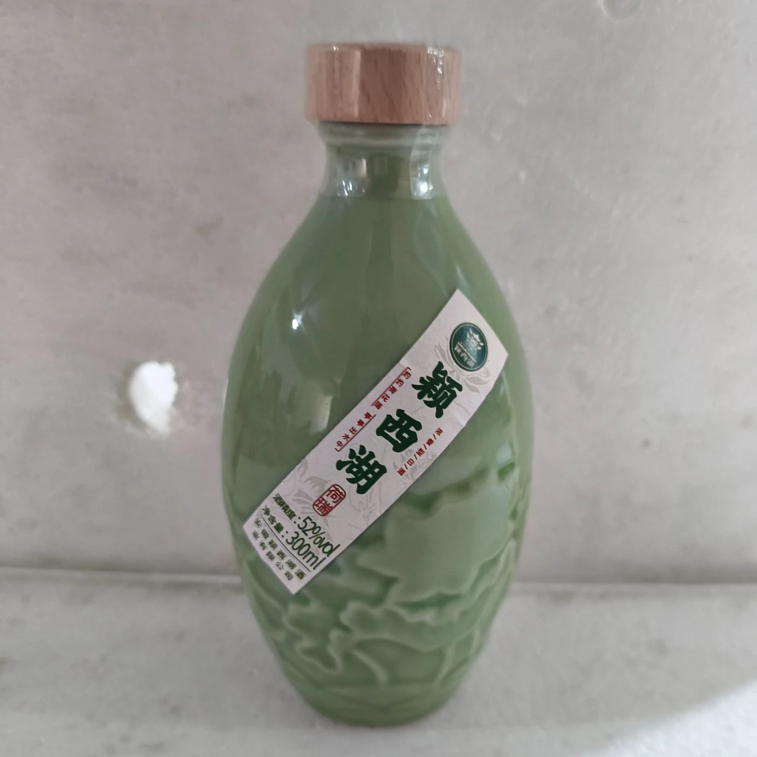 颖西湖荷瑞酒(小)52度300ml