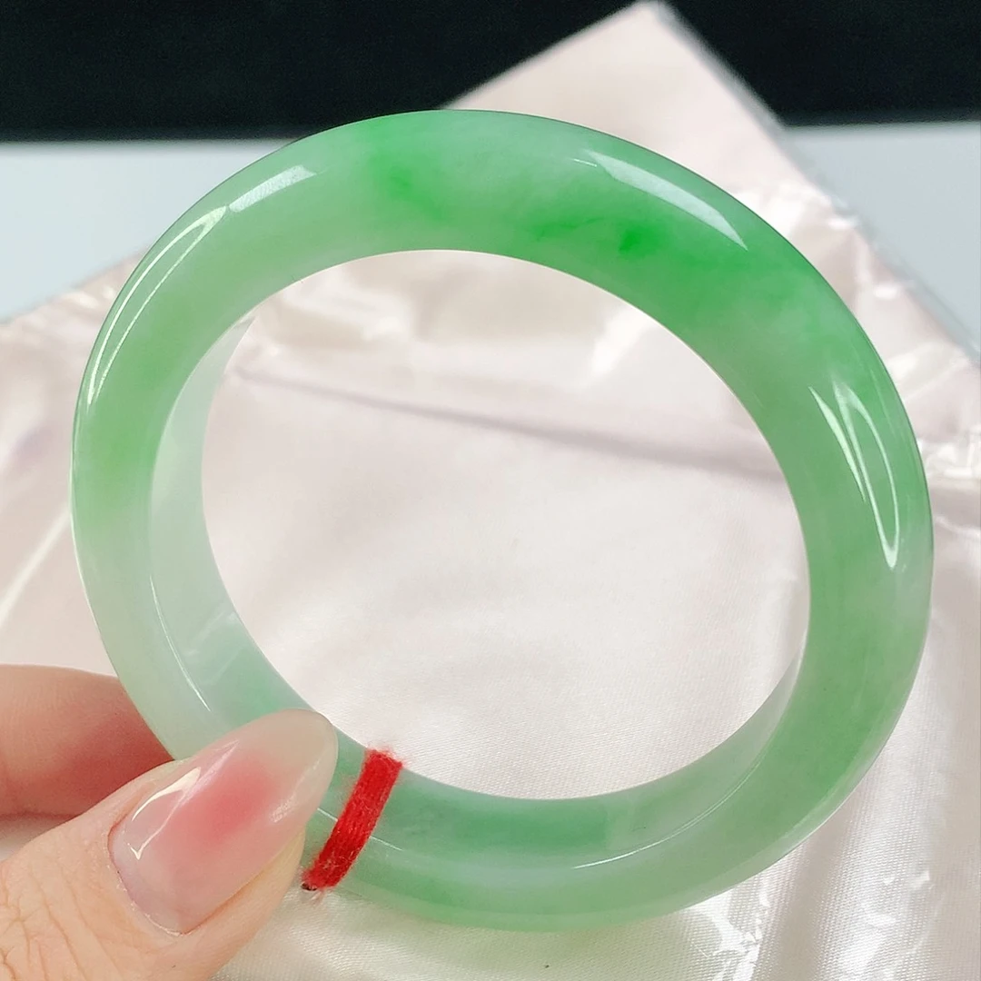 未镶嵌手镯翡翠683