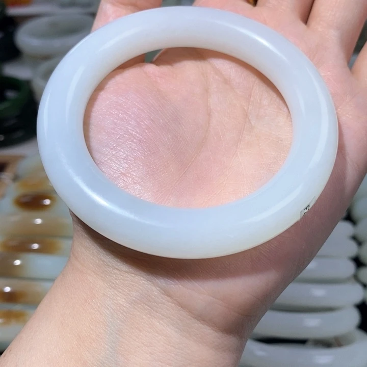 和田玉手镯未镶嵌羊脂白