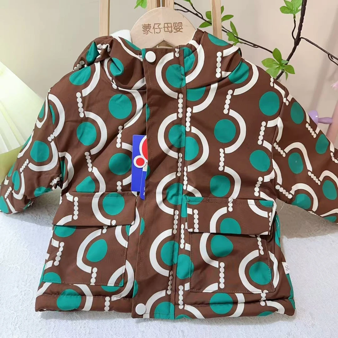 丫依衫【2421-213时尚图案】冲锋衣