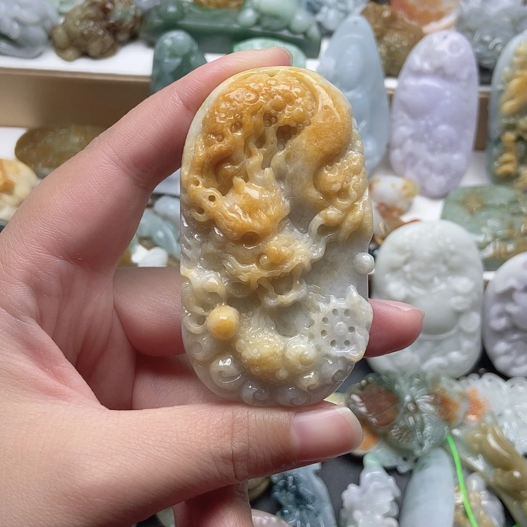 翡翠未镶嵌颈饰翡翠