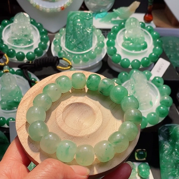 石英质玉吊坠未镶嵌