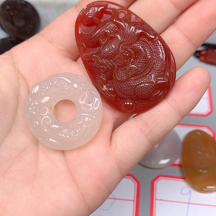 吃***福玛瑙/玉髓颈饰未镶嵌