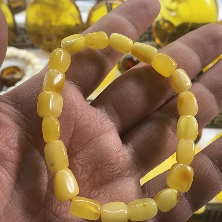 琥珀裸石未镶嵌诚手串