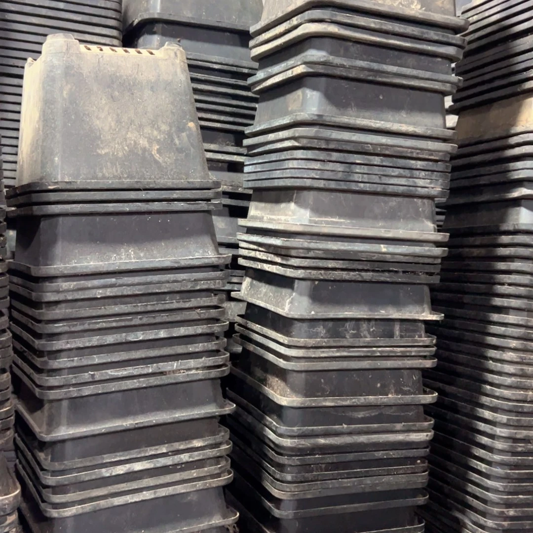 普通黑方140盆 13.5口径10高 16个