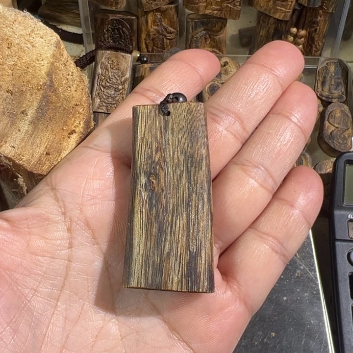 沉香吊坠棋楠沉香乌身吊坠8.2克