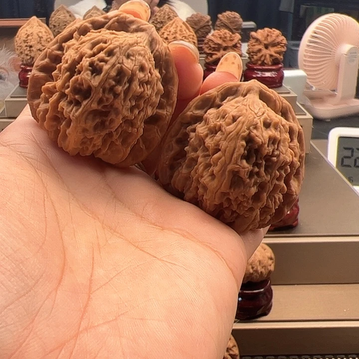 文玩核桃吊坠41 南疆石 n-020