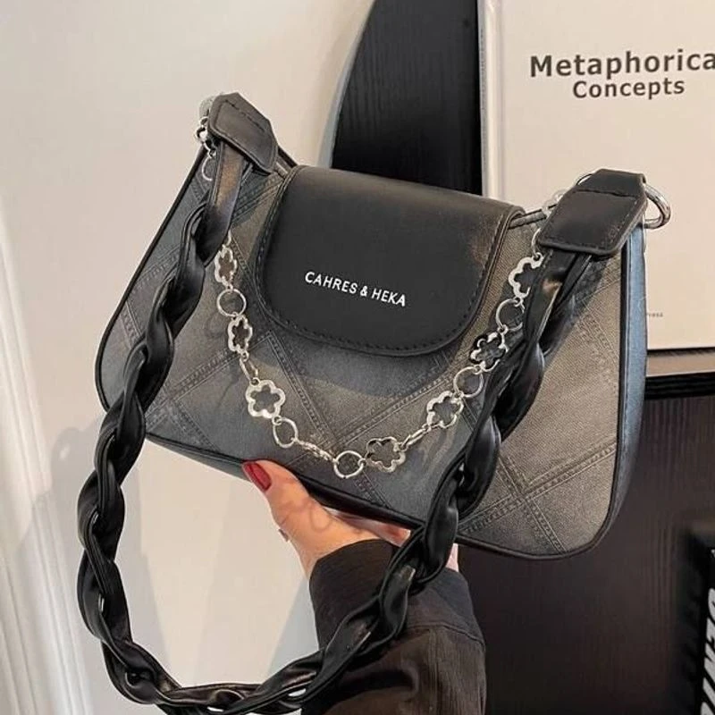 今年流行秋冬包包2025新款女包百搭斜挎包复古单肩腋下小方包