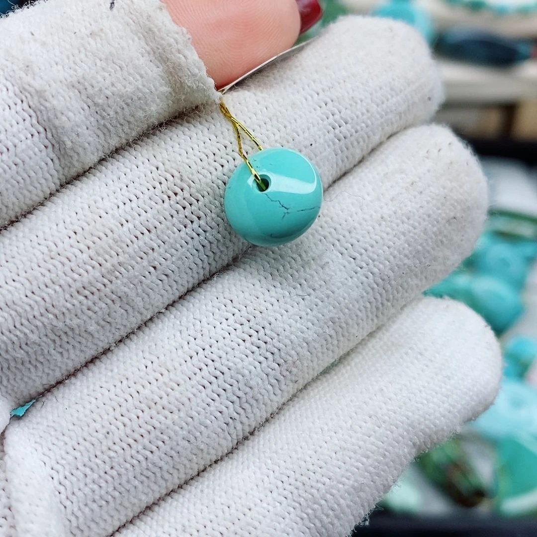 绿松石颈饰未镶嵌