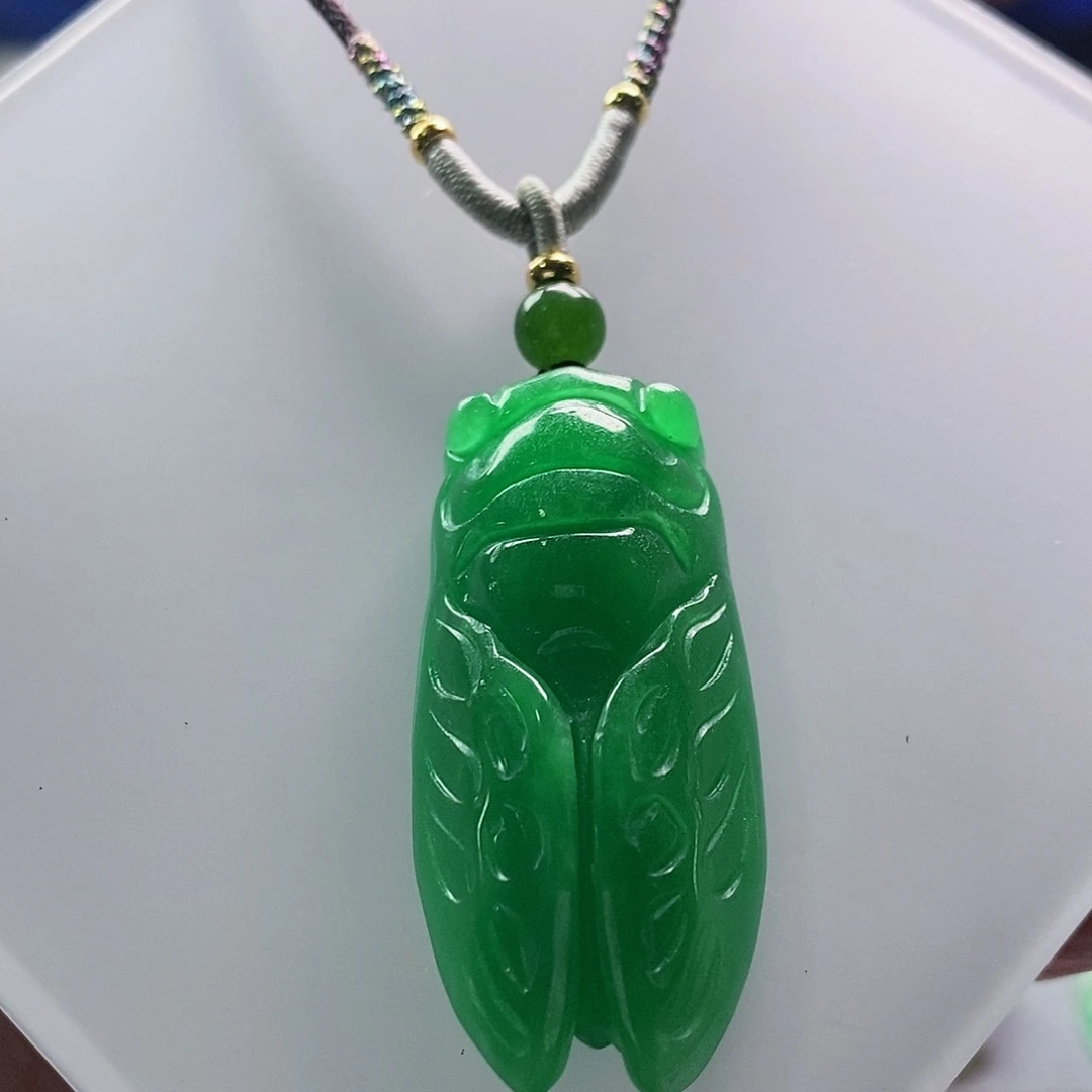 翡翠未镶嵌吊坠(赠链)