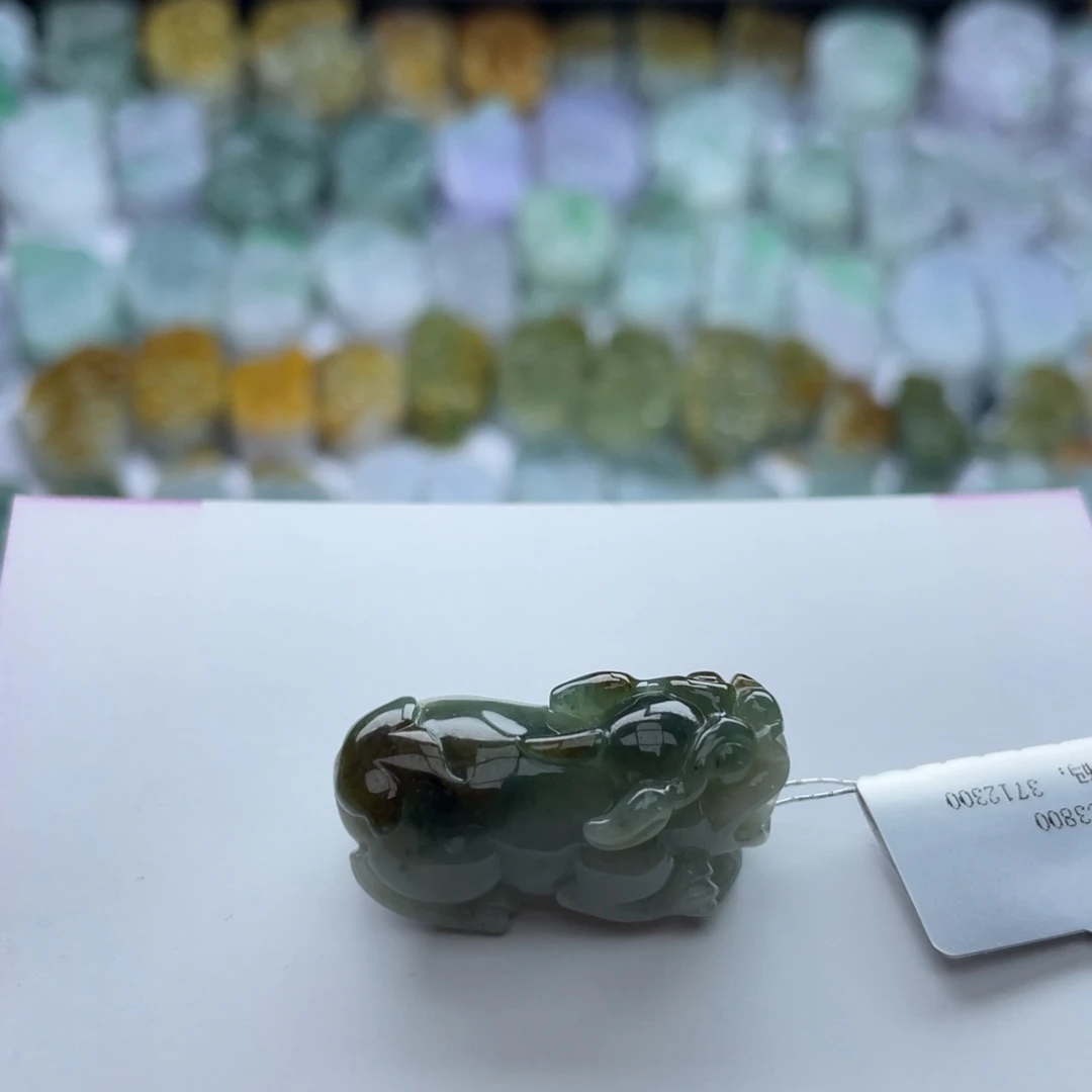 翡翠颈饰未镶嵌貔貅