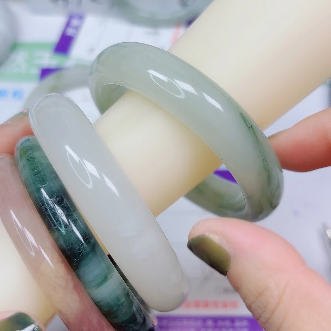 石英质玉未镶嵌手镯22/5655