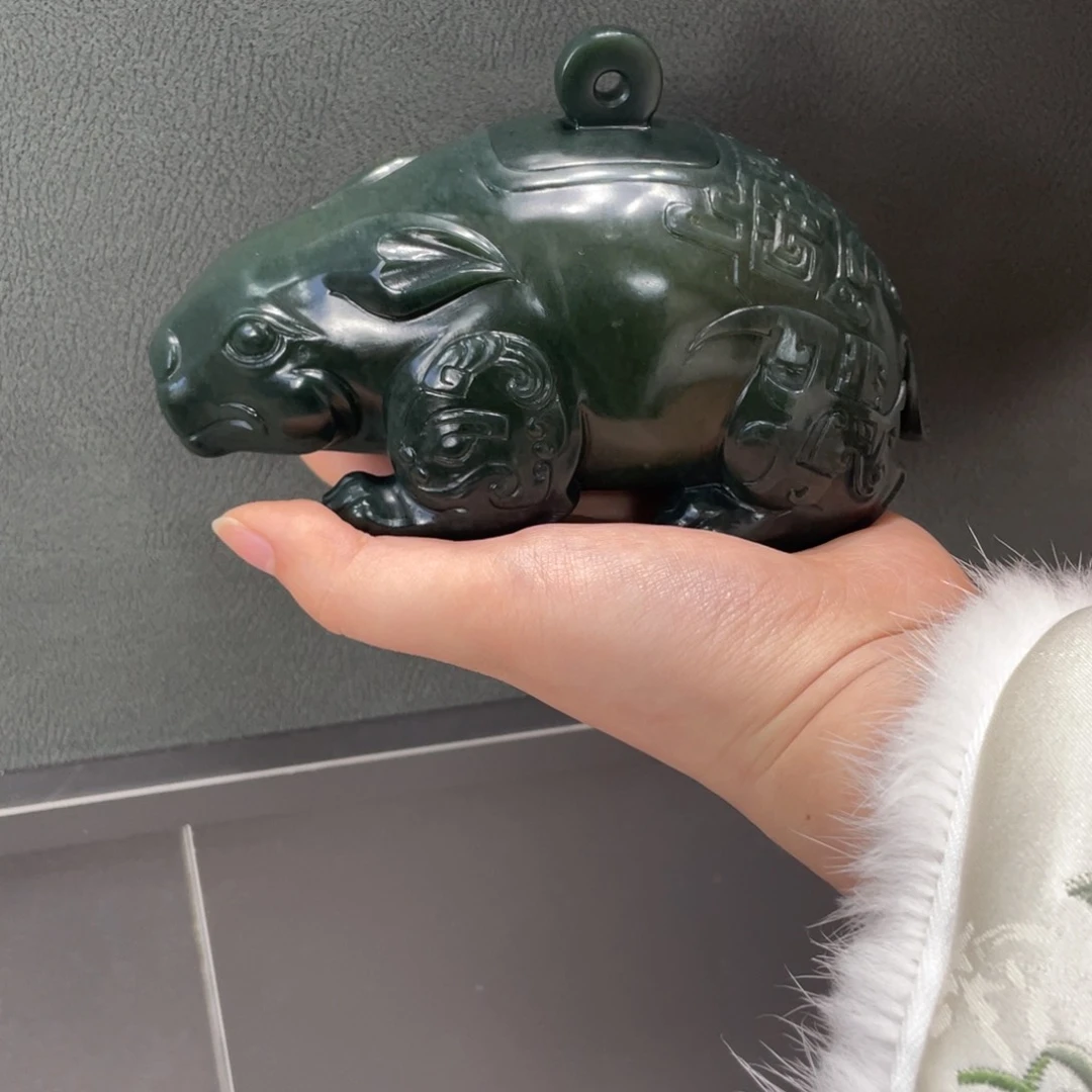 未镶嵌和田玉摆件